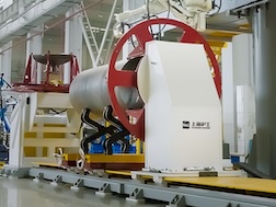 上；；g冰球突破大型管道机械人