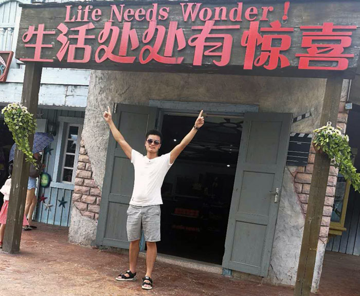 身为年轻一代的90后，但他看起来却比同龄人多了那份沉稳，他就是本次专访的新闻人物——湖南岳阳总代理秦志雄。